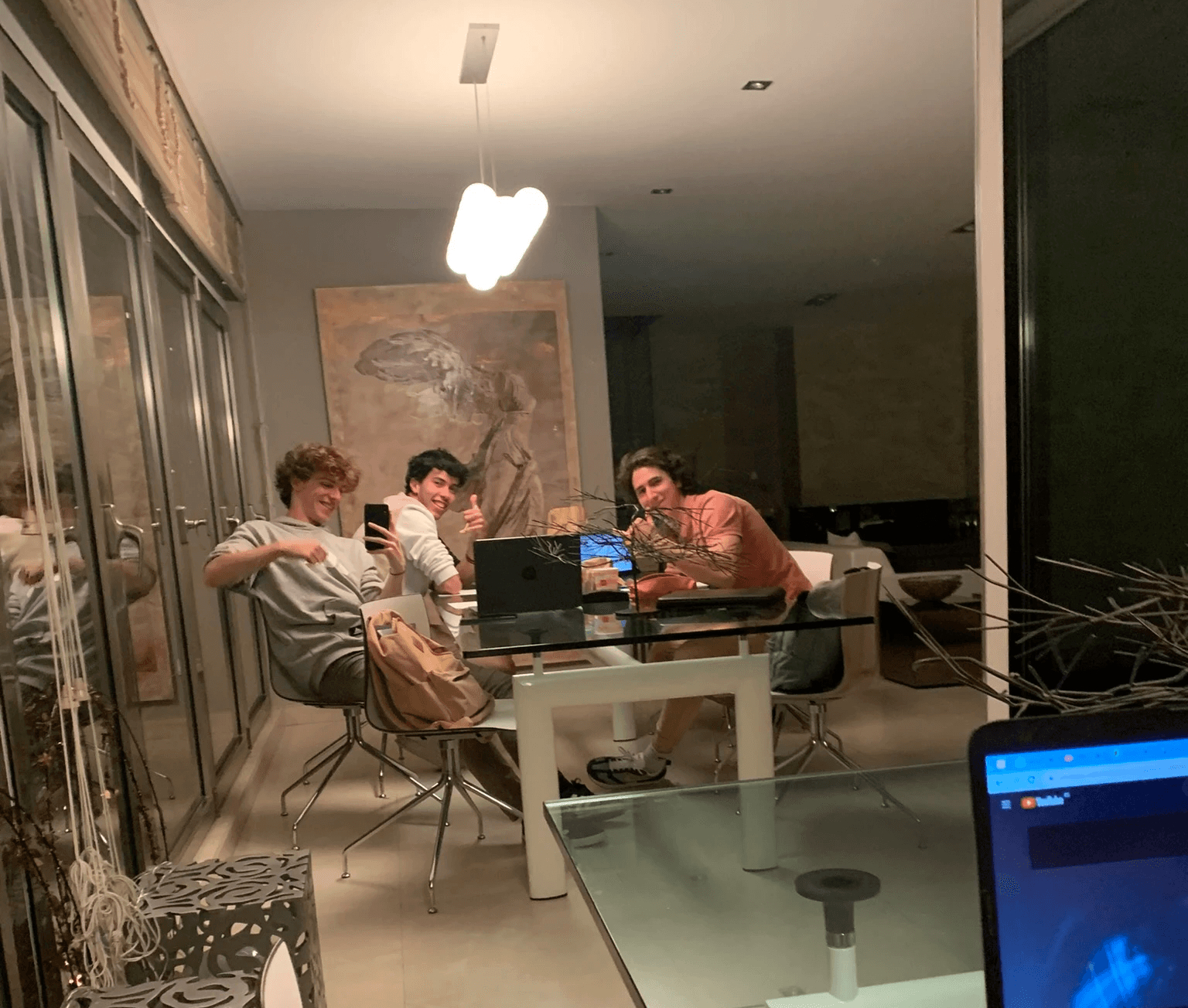Roberto Zúñiga working with collaborators